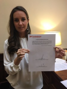 Melisa Rodríguez registra PNL para que se compense económicamente el transporte del plátano de Canarias a la Península.