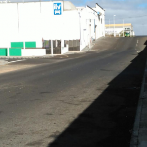 Ciudadanos reclama al Ayuntamiento de San Bartolomé que instale señalización horizontal en la calle Canto El Jable