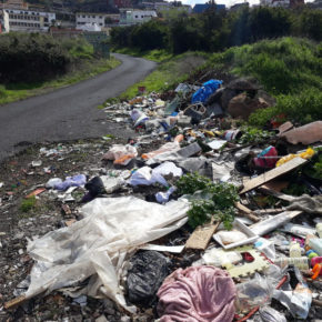 Cs logra que el Ayuntamiento de Santa Úrsula retire los residuos que se habían acumulado en un solar municipal en La Corujera