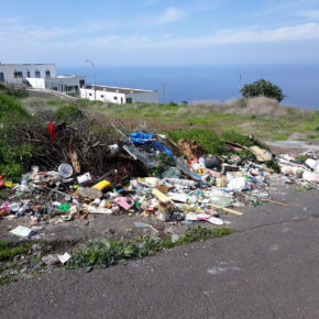 Ciudadanos exige al Ayuntamiento de Santa Úrsula que actúe y limpie el “vertedero ilegal” que existe en la zona de La Corujera