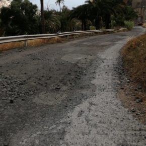 Cs denuncia el estado “lamentable” que presenta el asfalto en la vía de acceso a Barranco Seco